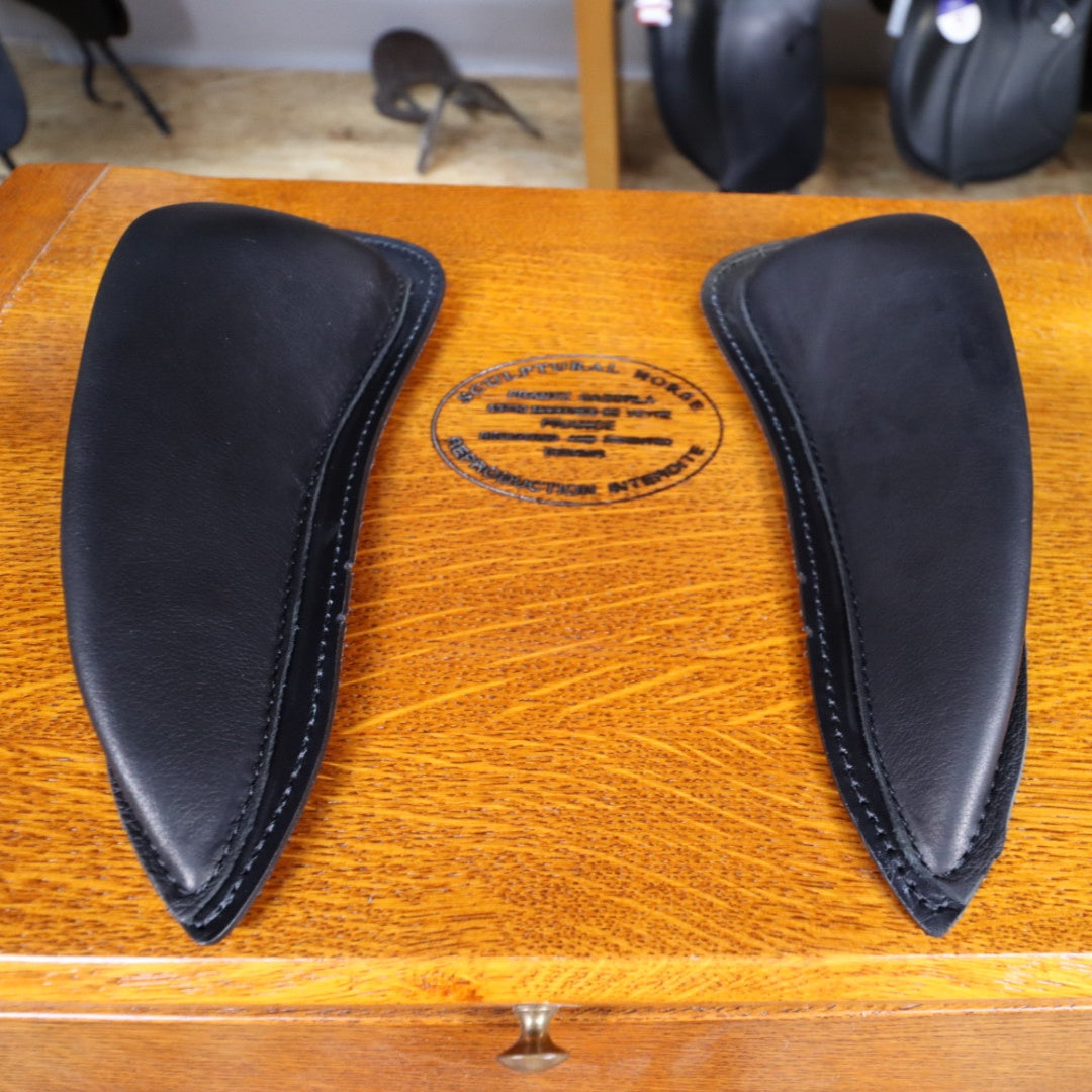 Prestige Venus Style D schwarz 18/34 N/V -Sitzgröße 18" - Kammerweite 34 - Hinten +2 cm