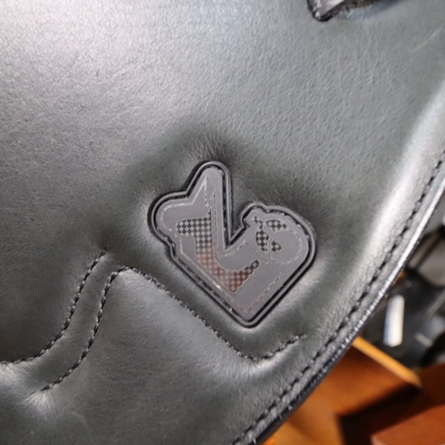 Prestige X-Contact D A+2 schwarz 17/34 N/V -Sitzgröße 17" - Kammerweite 34 - Hinten +2 cm