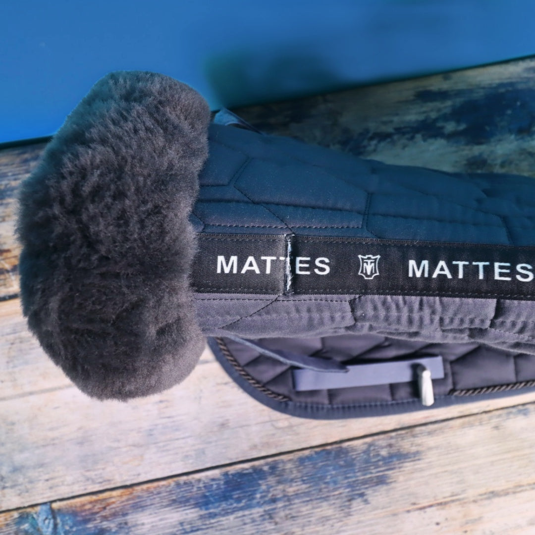 MATTES Lammfell Schabracke VS Größe L in Grau/Graphit Echtfell