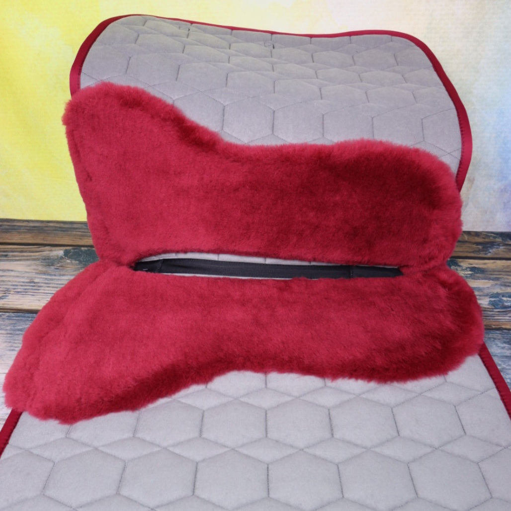 MATTES Lammfell Schabracke Dressur Glanz - Bordeaux