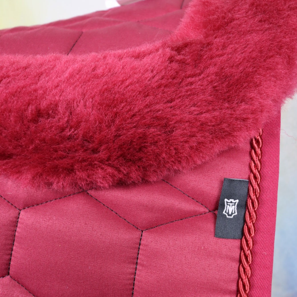MATTES Lammfell Schabracke Dressur Glanz - Bordeaux