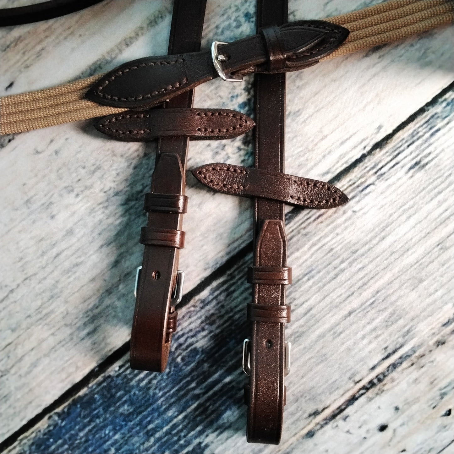 Döbert Classic Zaum braun/Lack schwed. Reithalfter