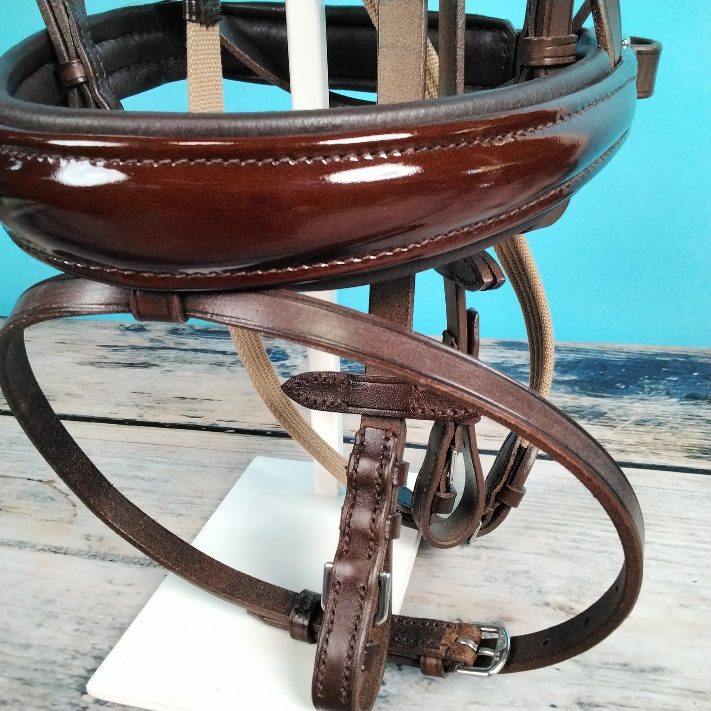 Döbert Classic Zaum braun/Lack schwed. Reithalfter