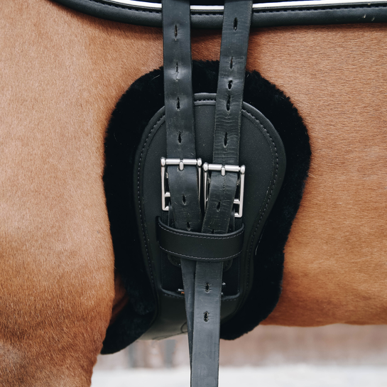 KENTUCKY Kurzgurt - Sheepskin Anatomic Short Girth - Black - zwei Fellpads