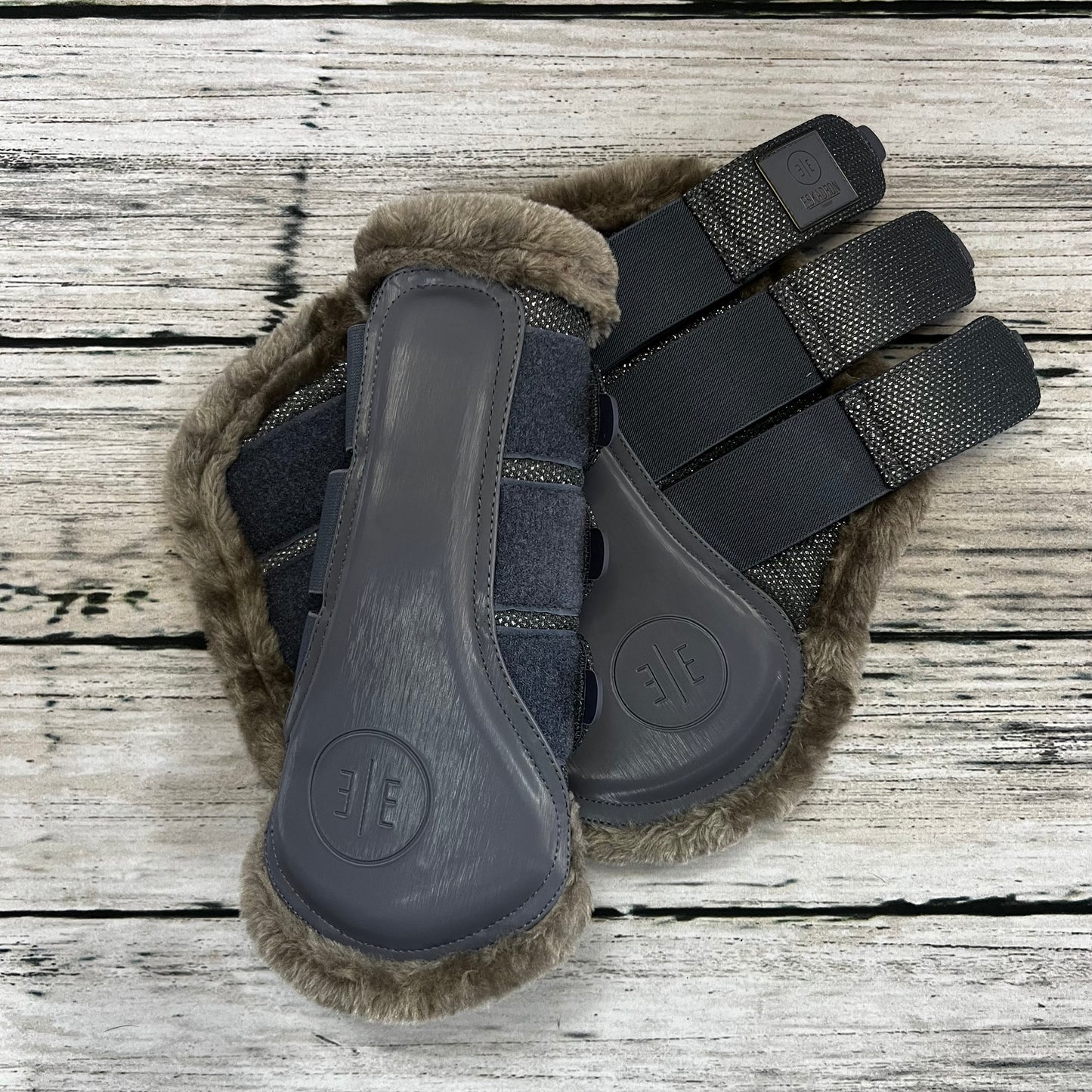 Eskadron Gamaschen "Glitter Mesh Fauxfur" Essence