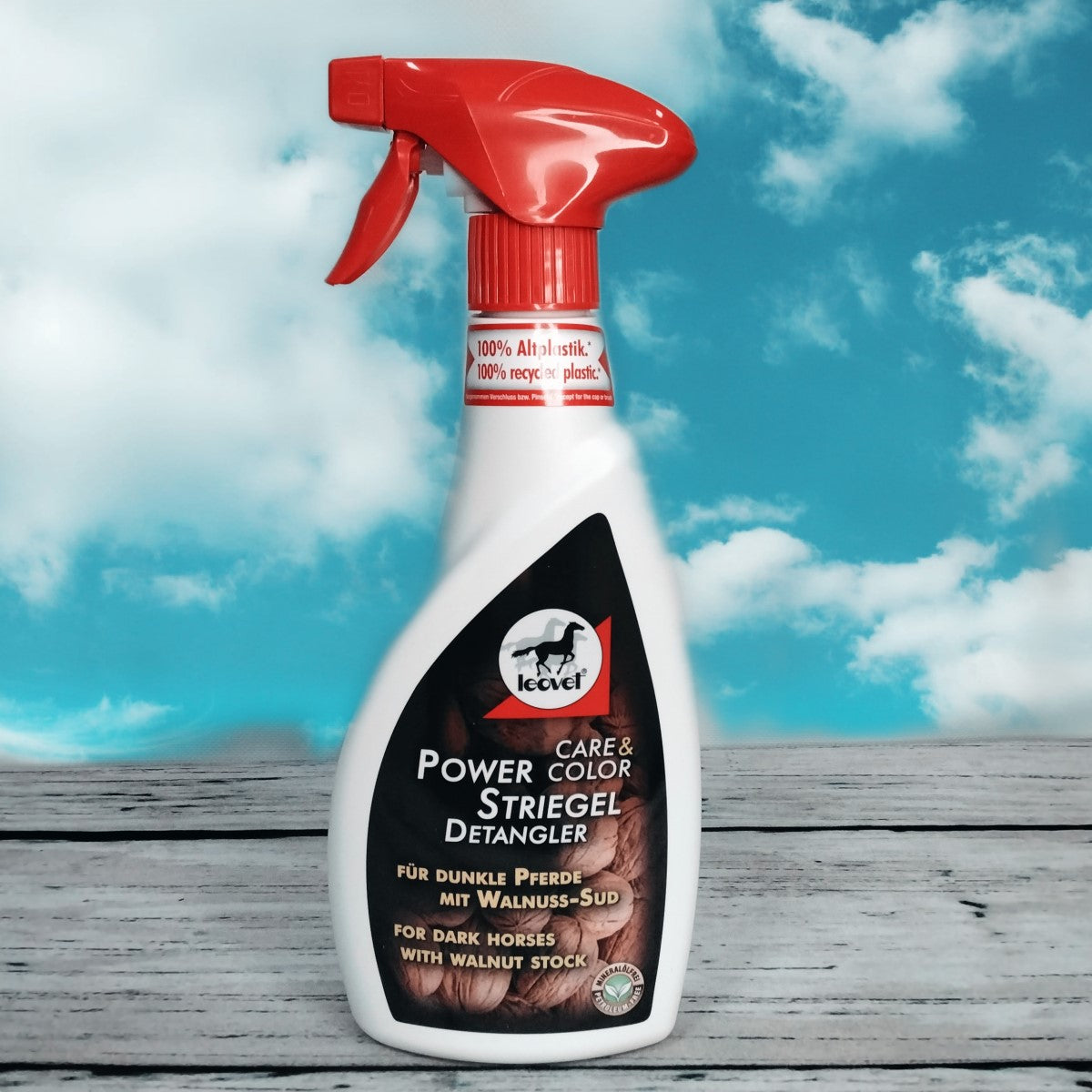 Leovet Power Striegel mit Walnuss-Sud - warmer Glanz für dunkles Fell