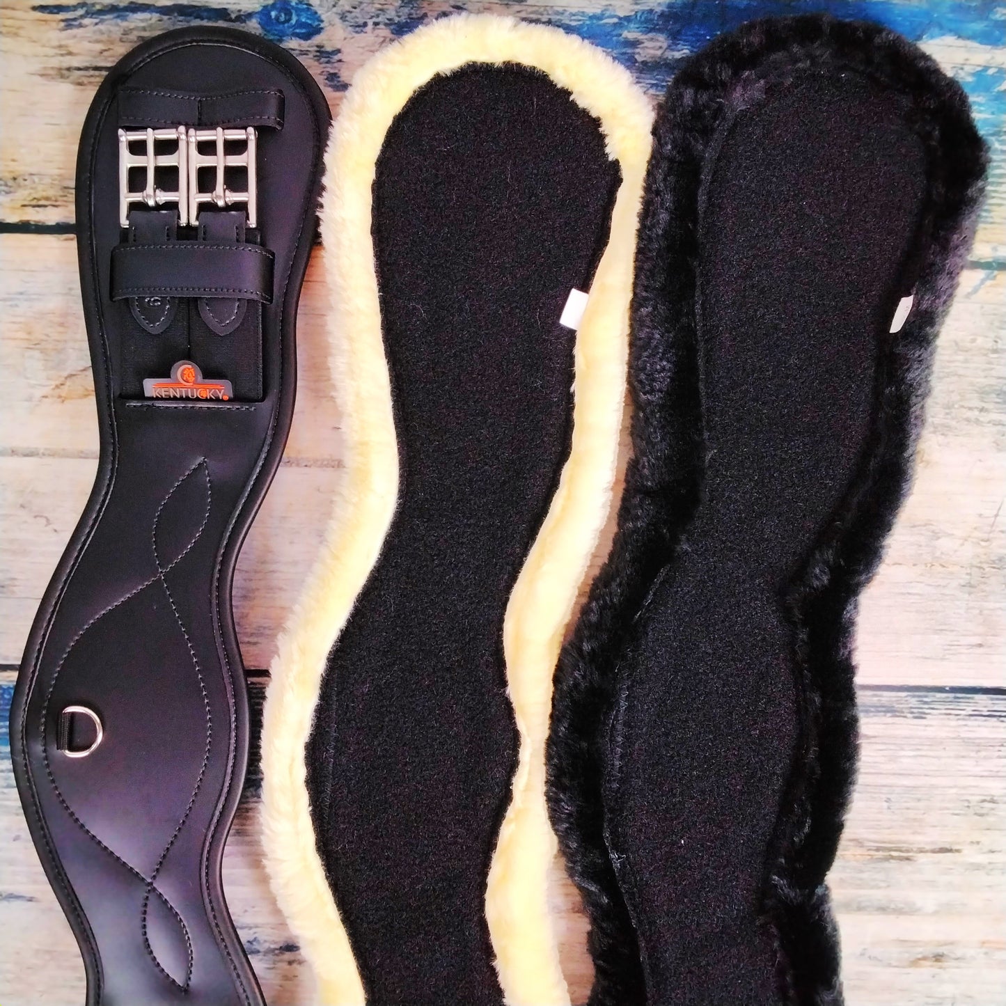 KENTUCKY Kurzgurt - Sheepskin Anatomic Short Girth - Black - zwei Fellpads