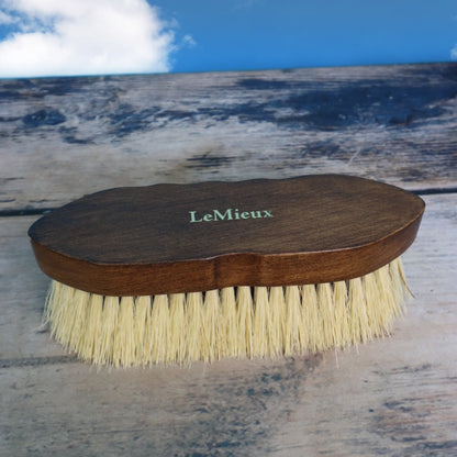 LeMieux - Artisan Deep Clean Dandy Brush - Braun
