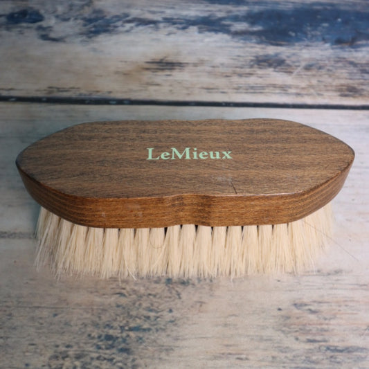LeMieux - Artisan Soft Finishing Brush - Braun